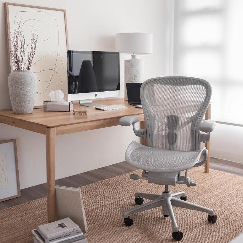 Aeron Remastered Size Mineral