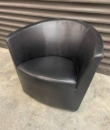 Parentesi tub chair