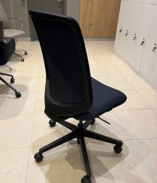 Verus chair  |  Upholstered