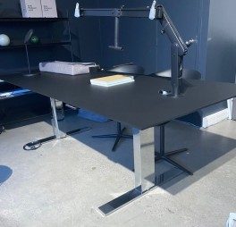 Exec V Fixed height desk frame